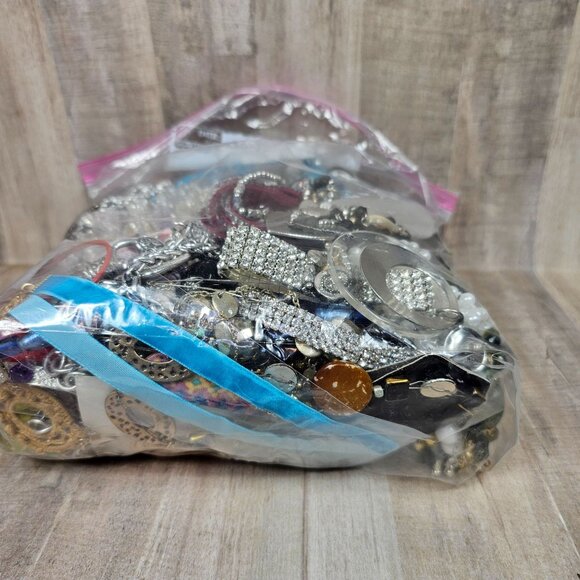 Jewelry Craft Bag 4+ Pounds Some Wearable Necklaces Bracelets Earrings More - Picture 6 of 9